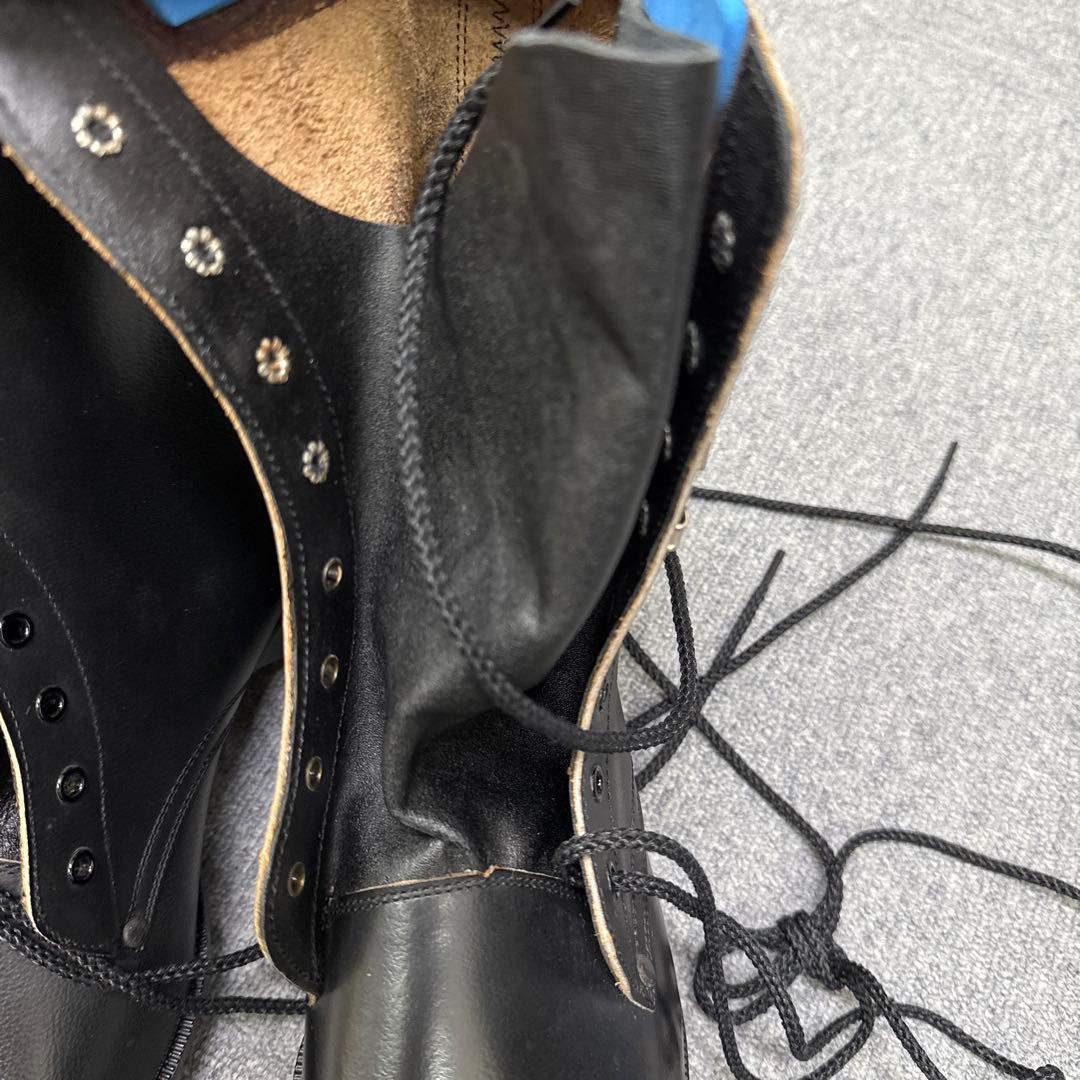 黒のハイカットブーツ メタルスタッズ付き　安全靴
