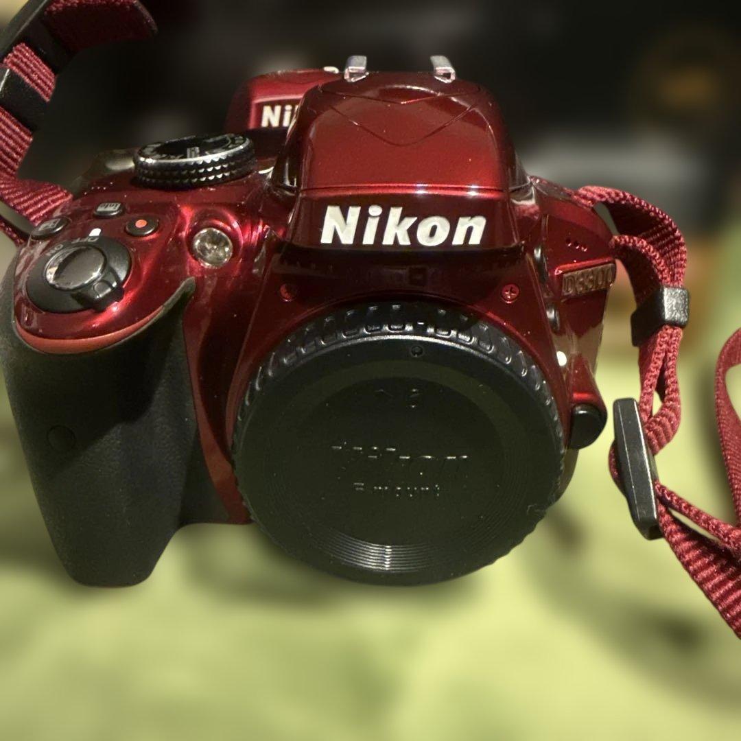 美品 Nikon D3300 レッド 18-55 VR II Kit