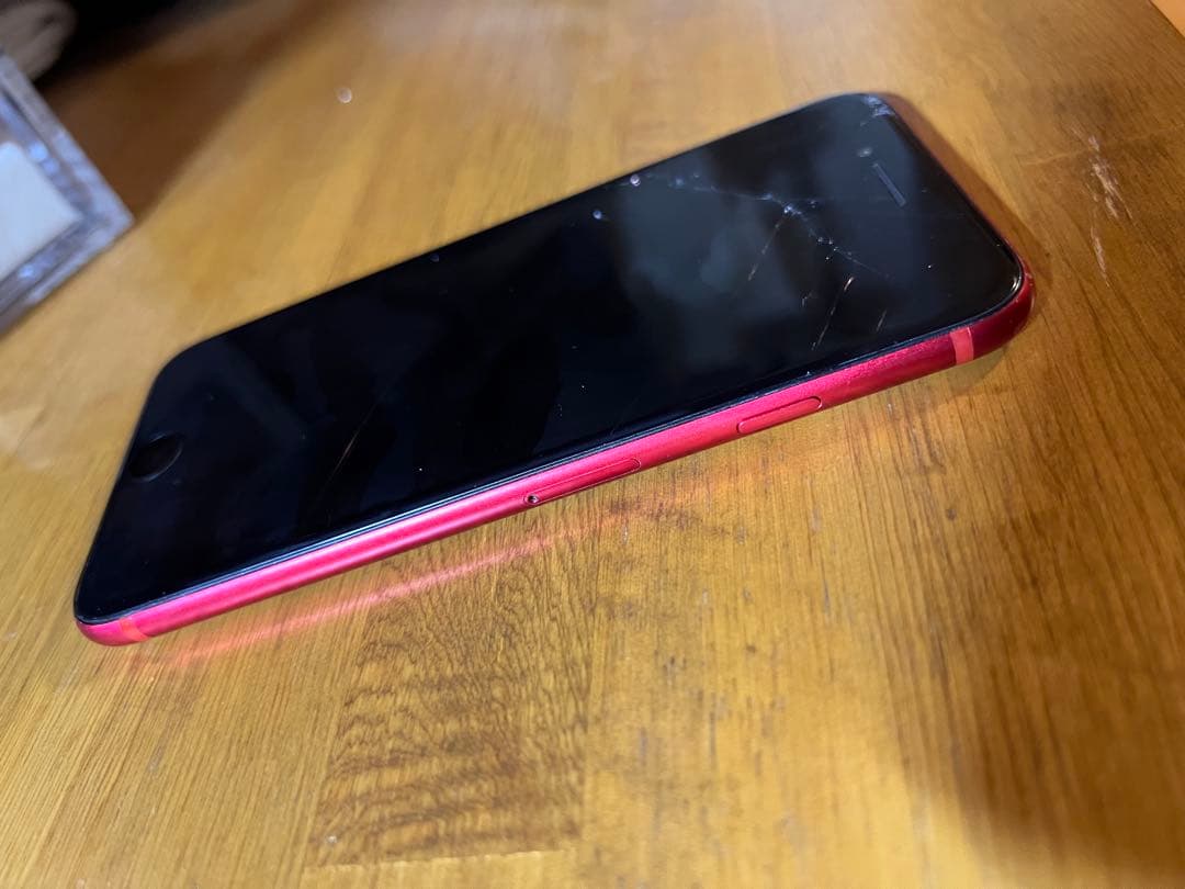 【まぼろ】iPhoneSE 第2世代 本体 レッド