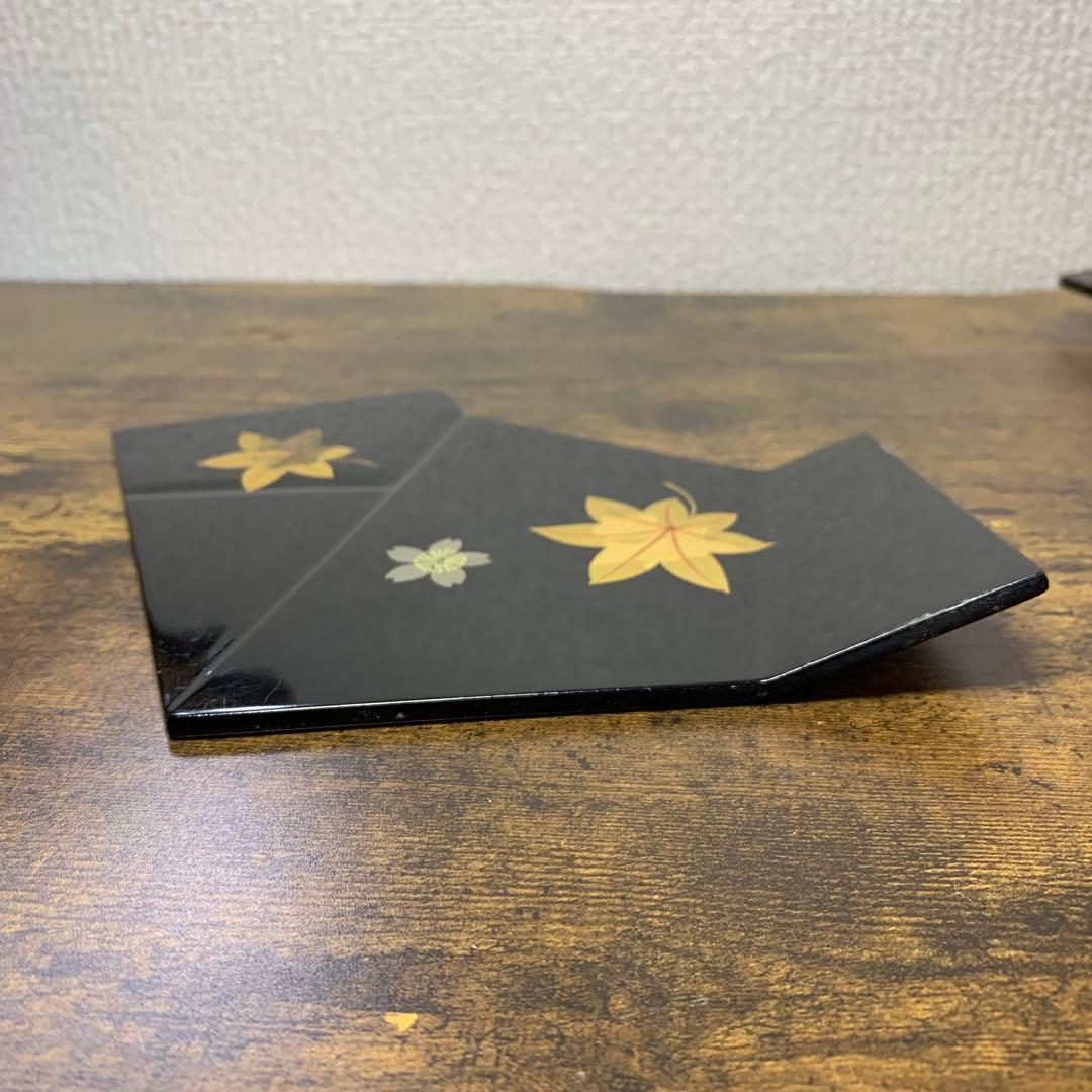 D-5 【美品】春秋模様 変形銘々皿 5枚セット 漆器 金彩 紅葉 桜 和菓子皿