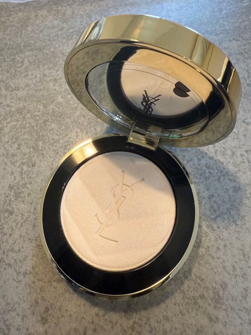 【新品】YSL ハイライトパウダー ラベンダー69