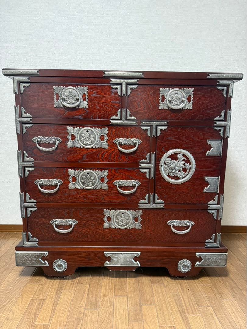 【匠】伝統的な日本の木製箪笥 からくり箪笥 【中古品】