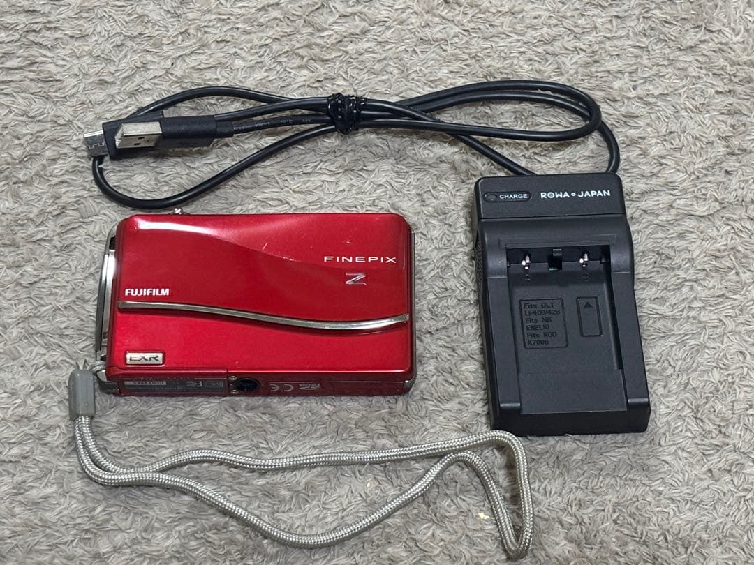 FUJIFILM FINEPIX Z800EXR デジカメカメラ
